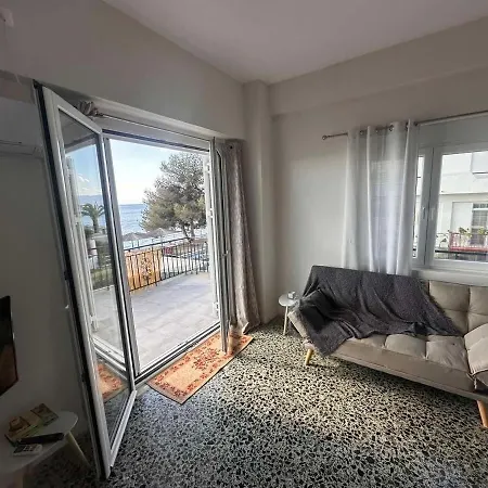 Apartment Agioi Theodoroi Beachview Chic Modern *
